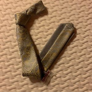 Little Black Tie Reversable in Paisley Gold and Gray Men’s Necktie